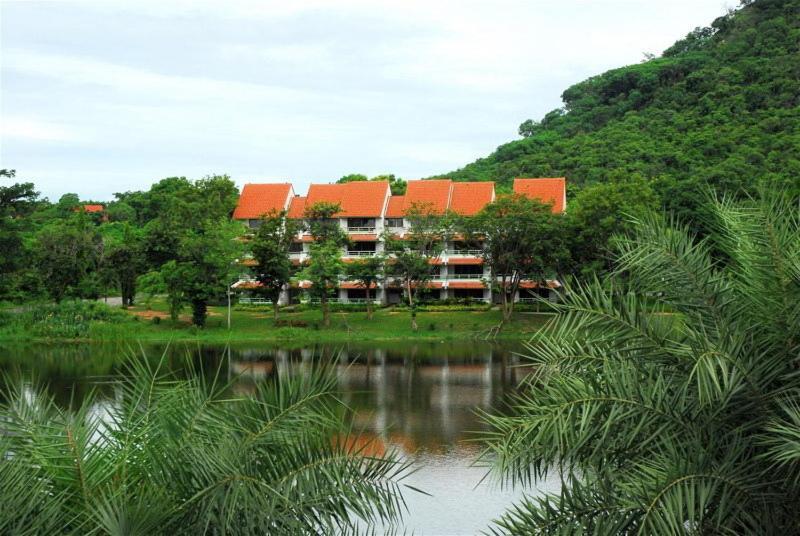 Panorama And Golf Country Club Nakhonratchasima Esterno foto